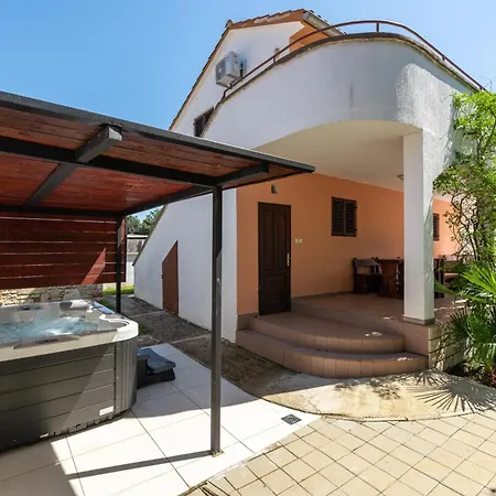 Marmelo Tatil Evi Peroj
